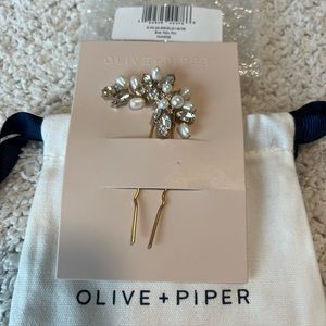 Olive and piper hair pin